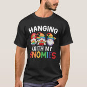LGBT Pride LGBTQ Rainbow Gnomies Hanging with my Tシャツ (正面)