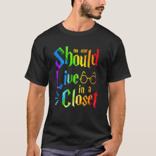 Lgbt Qゲイプライド誇りを持った同盟国は誰も住んではいけない Tシャツ