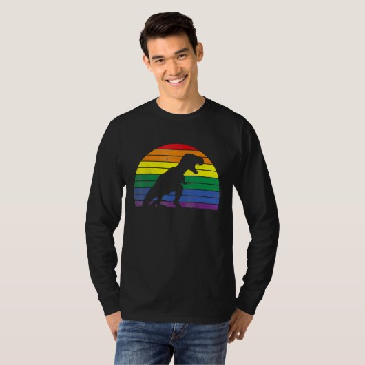 LGBT Rex Gay Pride Lesbian Dinosaur Sunset Retro V Tシャツ (正面フル)