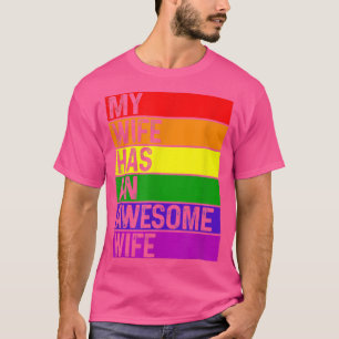 LGBTQおもしろいゲイプライド月レズビアン妻レインボーF Tシャツ
