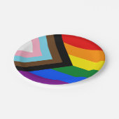 LGBTQとプライド – レインボープログレス国旗 ペーパープレート (アングル)