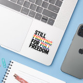 LGBTQアメリカ 250年 まだ完全な自由のために闘う シール (ノートパソコンとiPhone)
