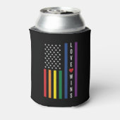 LGBTQゲイプライド・ラブがアメリカ国旗を獲得 缶クーラー (缶裏面)