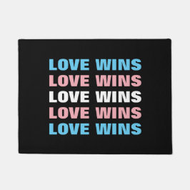 LGBTQトランスジェンダープライド愛が繰り返し文字 ドアマット