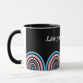 LGBTQトランスジェンダー国旗：真の自分を生きる マグカップ (左)