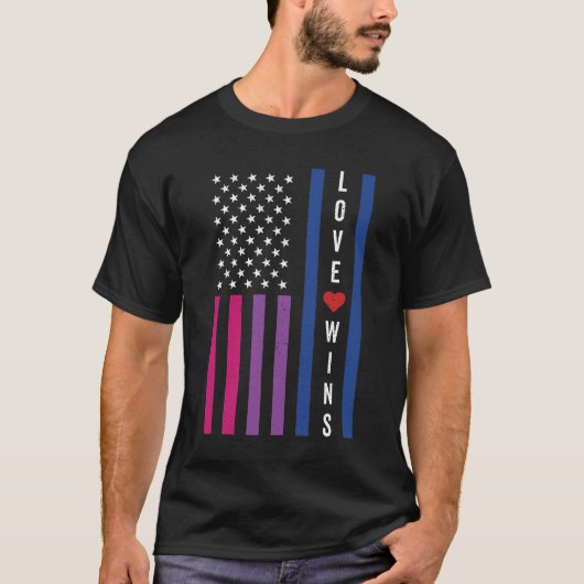 LGBTQバイセクシャルプライドラブがアメリカ国旗を獲得 Tシャツ (正面)