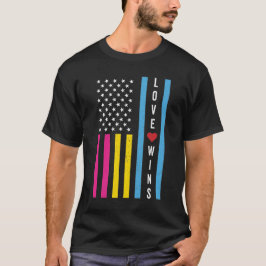 LGBTQパンセクシャルプライドラブがアメリカ国旗を獲得 Tシャツ