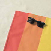 LGBTQプライドの愛は決して間違ってはいない レインボーフラッグ ビーチタオル (インサイチュ)