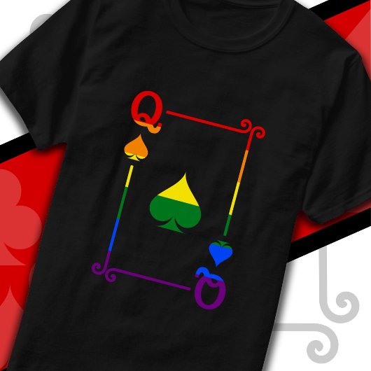 LGBTQプライドフラグトランプクイーンカードスペード Tシャツ