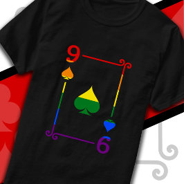 LGBTQプライドフラグトランプ9カード9スペード Tシャツ