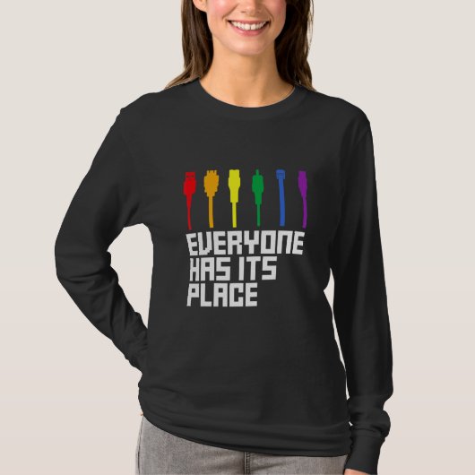 Lgbtqプライド月ケーブルコネクタ Tシャツ (正面)