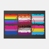 LGBTQプライド月ストライプフラグ ドアマット (正面)