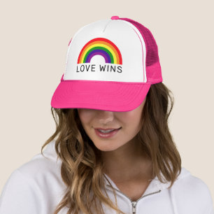 LGBTQプライド月間を彩るレインボーカラー LOVE WINS キャップ