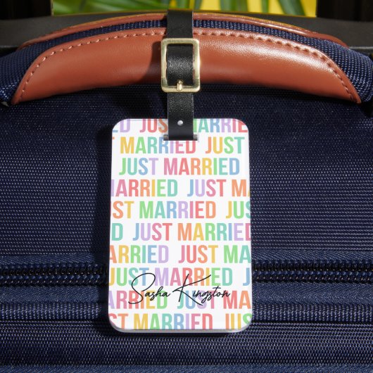 LGBTQモダンなタイポグラフィーのJust Married ラゲッジタグ (正面インサイチュ2)