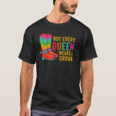 Lgbtqレインボーカウボーブーツゲイすべてのクイーンメム Tシャツ (正面)