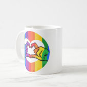 LGBTQレインボーハートハンド コーヒーマグカップ (正面左)