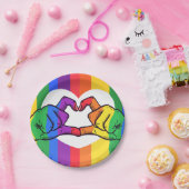 LGBTQレインボープライドハートハンド ペーパープレート (パーティー)