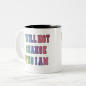 LGBTQ私は私が誰であるか変わらない ツートーンマグカップ (正面左)