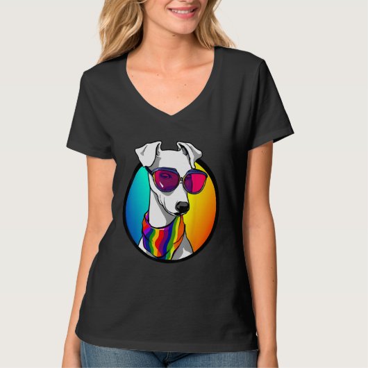 LGBTQ+のペット犬グレイハウンドプライドスカーフグラフィック Tシャツ (正面)