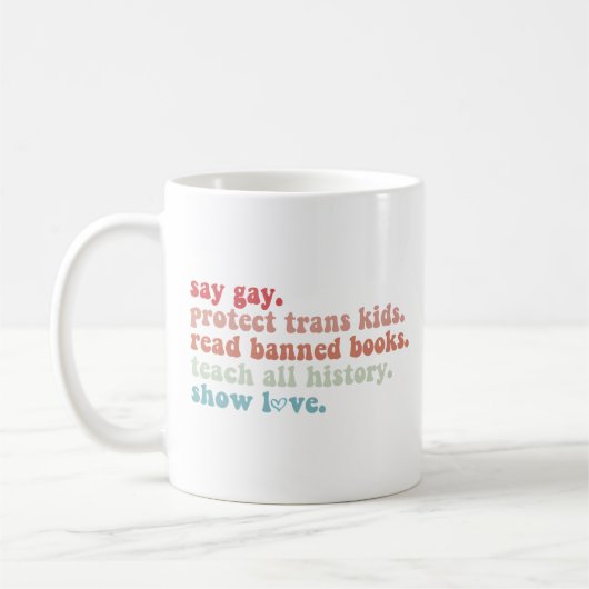 LGBTQ+の子供たちを守ろう 検閲本を読もう コーヒーマグカップ (左)