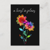 LGBTQ ユーモラスな 結婚式日程変更 Petals & Pride エンクロージャーカード (正面)