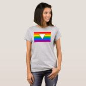 LGBTQ+三角形とレインボープライド Tシャツ (正面フル)