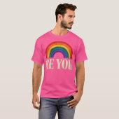 LGBTQ Be You Gay Pride LGBT Ally Rainbow Flag Retr Tシャツ (正面フル)