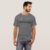LGBTQ Engayged (婚約した)レインボーゲイ結婚ズPrid Tシャツ (正面フル)