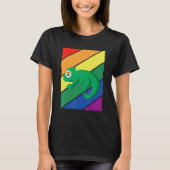 LGBTQ Flag Gay Pride Month Rainbow Chameleon LGBT  Tシャツ (正面)
