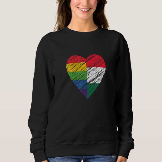 LGBTQ Hungary Gay Pride Heart for Gay and Lesbian  スウェットシャツ (正面)