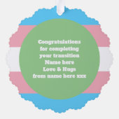 LGBTQIAトランスジェンダープライド毛虫へ蝶 オーナメントカード (裏面)