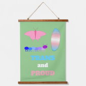 LGBTQIAトランスジェンダープライド毛虫へ蝶 吊り下げ型タペストリー (正面)