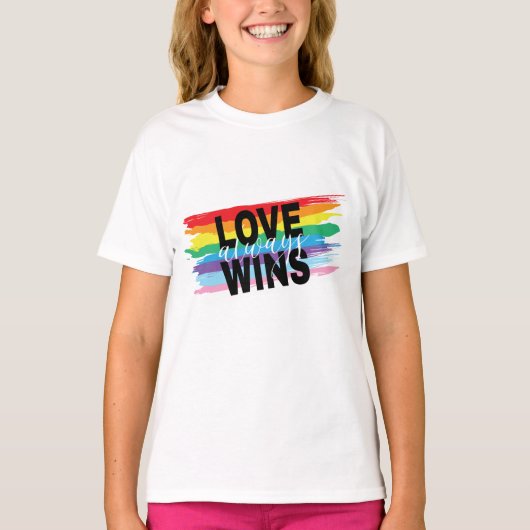 LGBTQIA愛が常に虹を勝ち取るプライド クール Tシャツ (正面)
