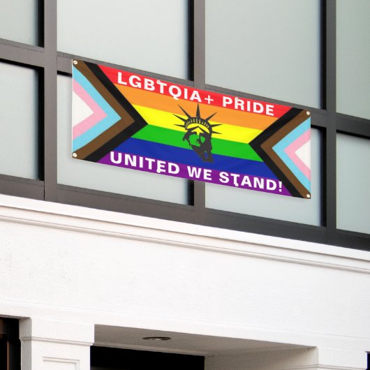 LGBTQIA+ "結束の力" プライドパレード/壁 横断幕 (ビルの外側)