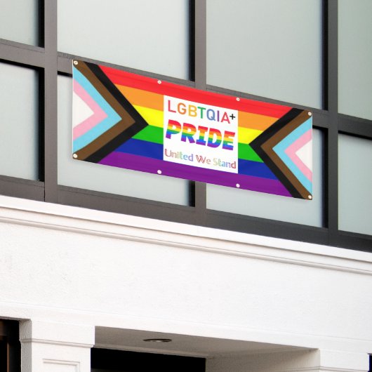 LGBTQIA+ "結束" プライドパレードバナー 横断幕 (ビルの外側)