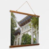 Li Garden Series:セレニティの玄関口 吊り下げ型タペストリー (傾斜あり)