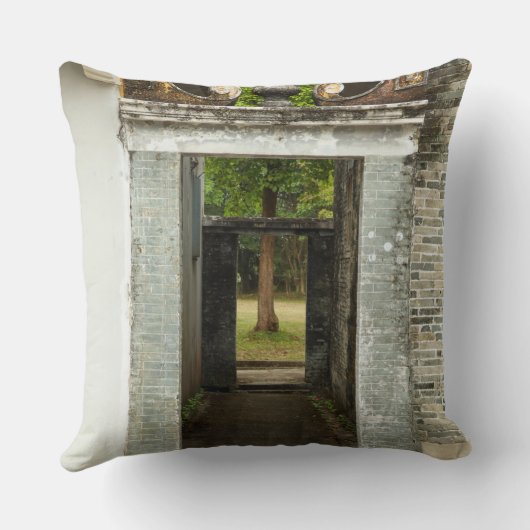 Li Garden Series: Blossoms & Echoes  クッション (裏面)