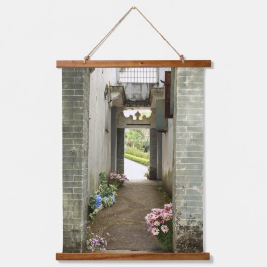 Li Garden Series: Floral Corridor 吊り下げ型タペストリー (正面)