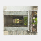 Li Garden Series: Serene Corridor フリースブランケット (正面(横))