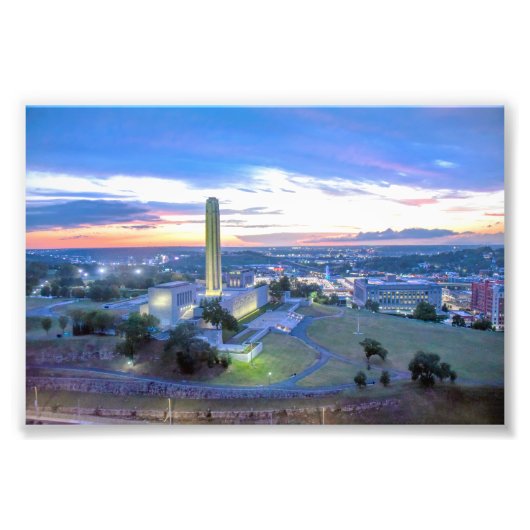 Liberty Memorial at Sunset, Kansas City, Missouri フォトプリント (正面)