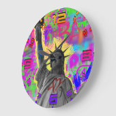 Liberty Punk Graffiti Wall Clock – Neon Vibes ラージ壁時計 (傾斜)