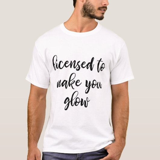 Licensed Esthetician T-Shirt Tシャツ (正面)