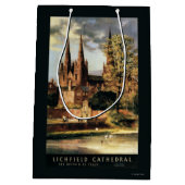 Lichfieldのカテドラルの眺め ミディアムペーパーバッグ (裏面)