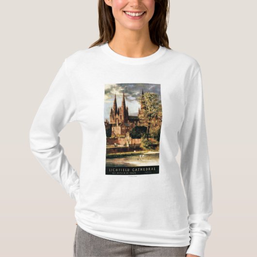 Lichfieldのカテドラルの眺め Tシャツ (正面)