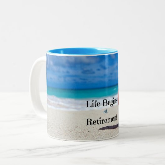 Life Begins at Retirement ツートーンマグカップ (正面左)