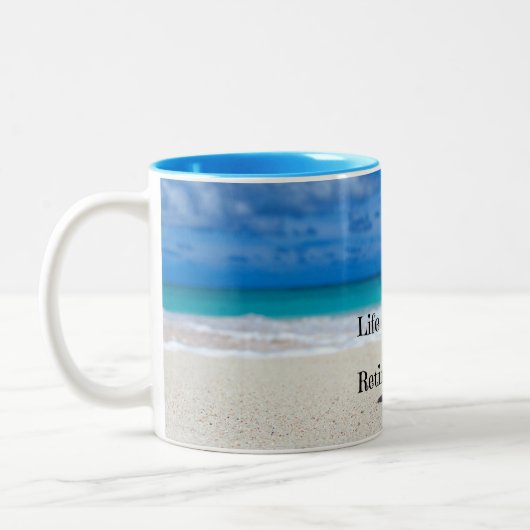 Life Begins at Retirement ツートーンマグカップ (左)