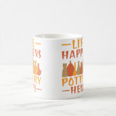 Life Happens Pottery Helps Pottery コーヒーマグカップ (中央)