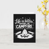 Life Is Better Around The Campfire - Camper Art De カード (黄色い花)