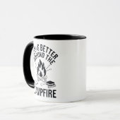 Life Is Better Around The Campfire Design マグカップ (正面左)