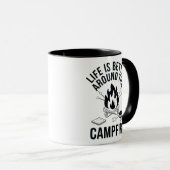 Life Is Better Around The Campfire Design マグカップ (正面右)